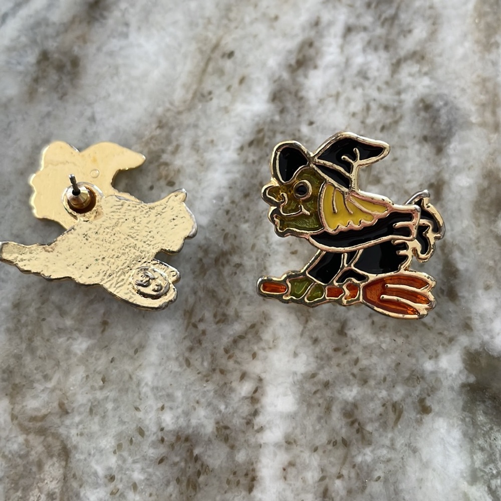 Dimensional Witch Earrings - Picture 5 of 6